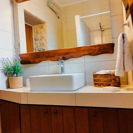 Thelya - Stone House *