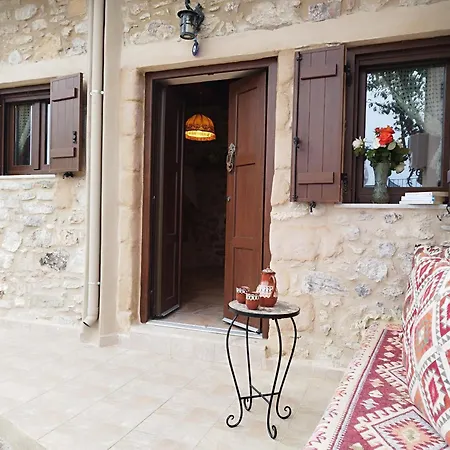 Thelya - Stone House Apollona