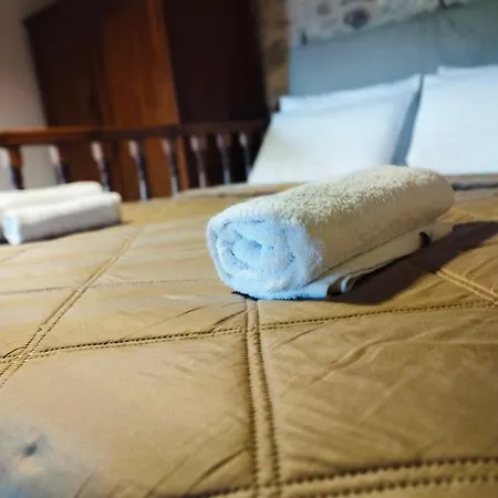 בית נופש Thelya - Stone House Apollona