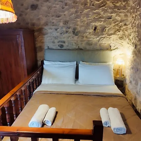 Thelya - Stone House * Apollona