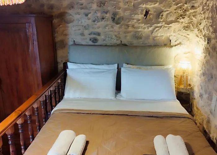 Thelya - Stone House * Apollona