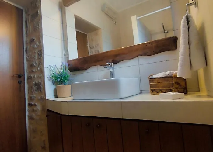 Thelya - Stone House Prázdninový dům