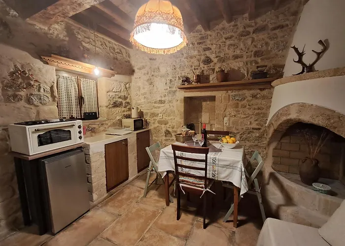 Thelya - Stone House Prázdninový dům *