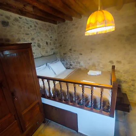 Thelya - Stone House Case de vacanță *