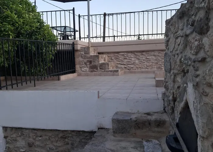 Thelya - Stone House Apollona